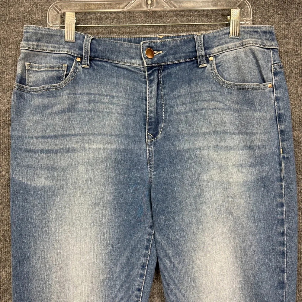 Chicos Platinum Crop Jeans‎ 1.5 Women 10 Blue Medium Wash Stretch Straight Leg